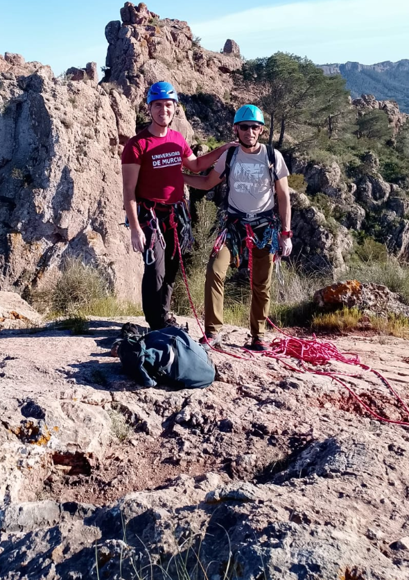 Carlos Arribas escalando con el gran montañero Fco José Iniesta